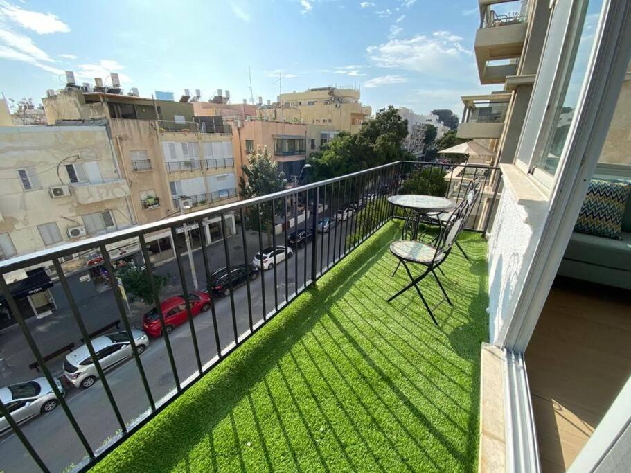 تل أبيب Yirmeyahou Suites By Sea U Tlv المظهر الخارجي الصورة